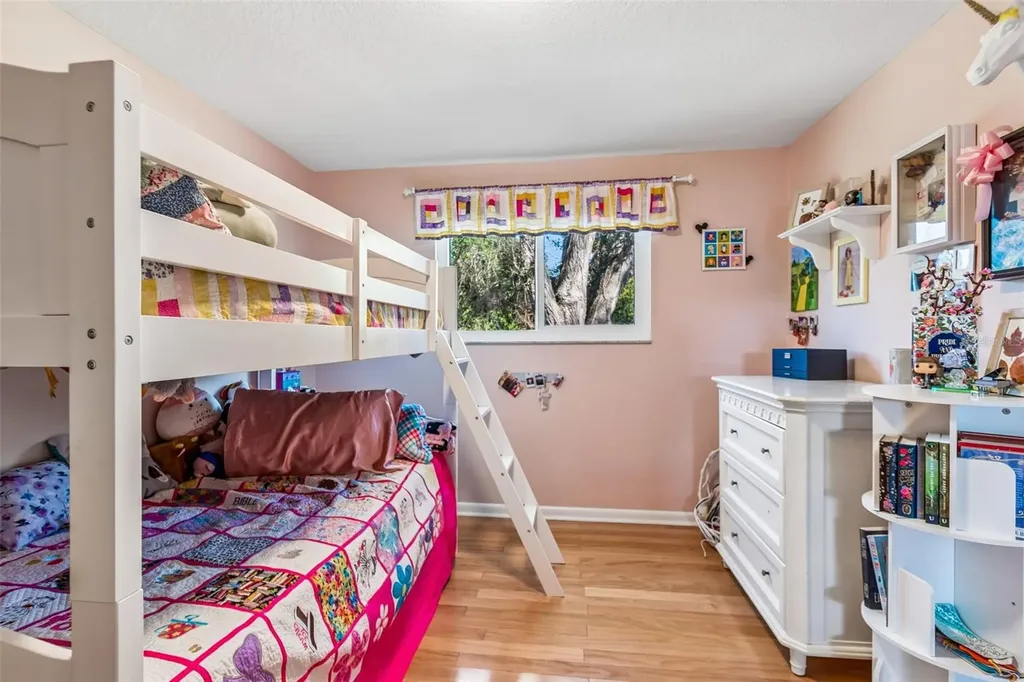 6815 Mitchell Circle Tampa FL 33634