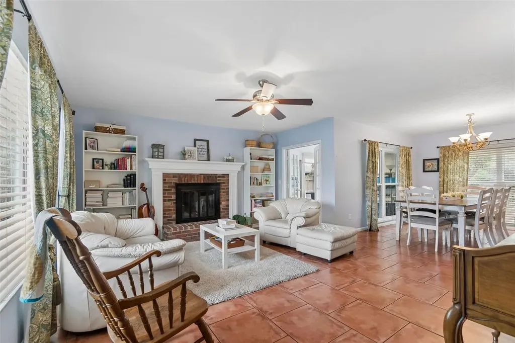 6815 Mitchell Circle Tampa FL 33634
