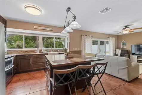 6815 Mitchell Circle Tampa FL 33634