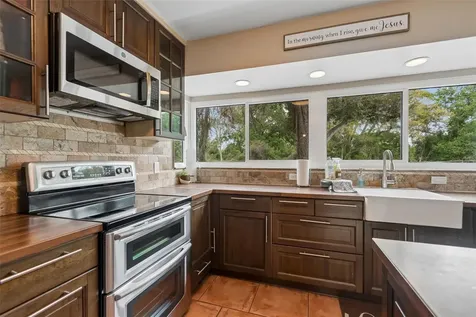 6815 Mitchell Circle Tampa FL 33634