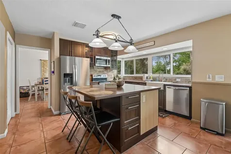 6815 Mitchell Circle Tampa FL 33634