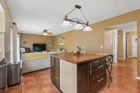 6815 Mitchell Circle Tampa FL 33634