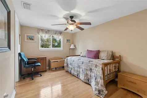 6815 Mitchell Circle Tampa FL 33634