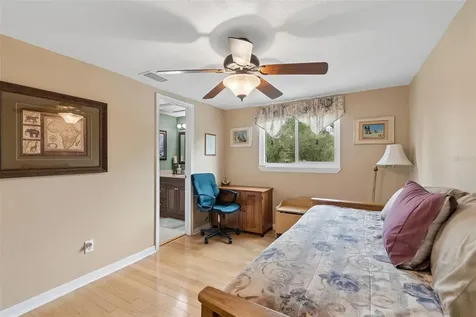 6815 Mitchell Circle Tampa FL 33634