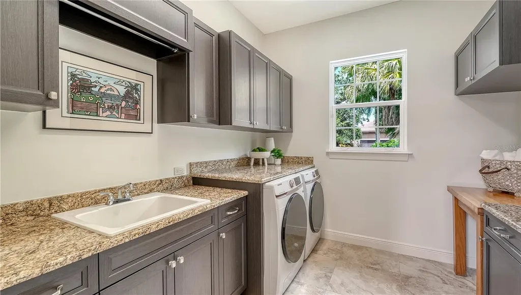 4127 Founders Club Drive Sarasota FL 34240