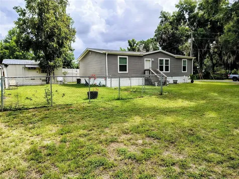 1912 Cr 439c Lake Panasoffkee FL 33538