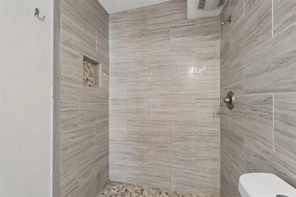 16108 5th Street E Redington Beach FL 33708