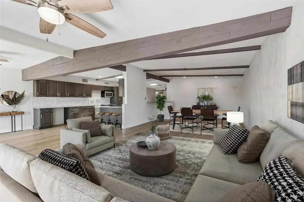 16108 5th Street E Redington Beach FL 33708