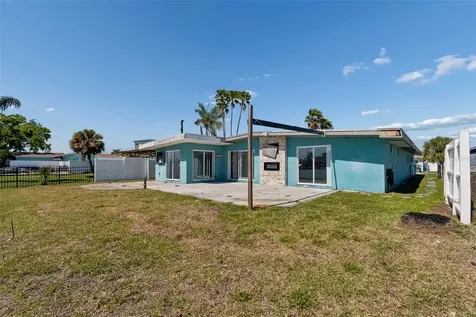 16108 5th Street E Redington Beach FL 33708
