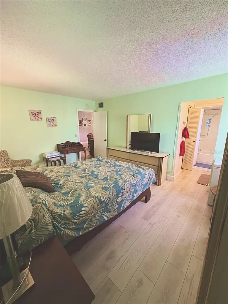 140 Lake Meryl Drive West Palm Beach FL 33411