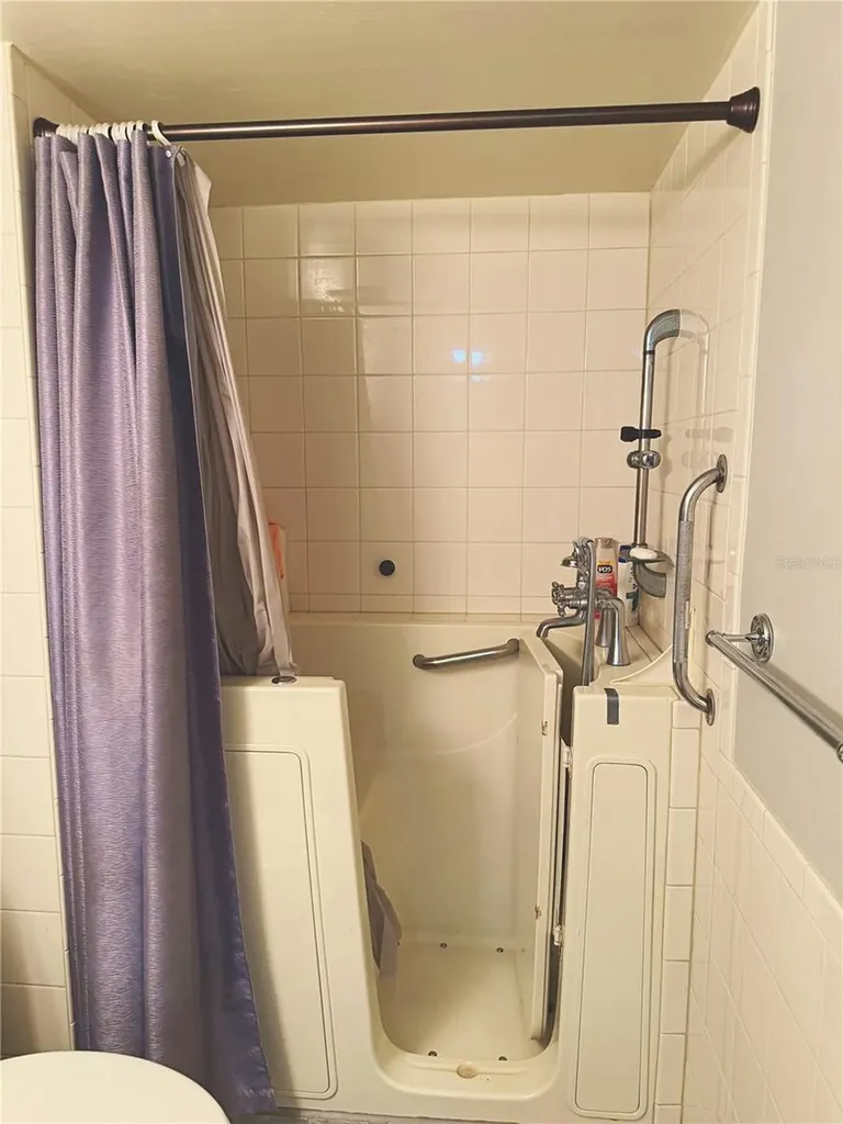 140 Lake Meryl Drive West Palm Beach FL 33411