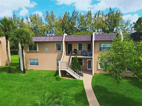 140 Lake Meryl Drive West Palm Beach FL 33411