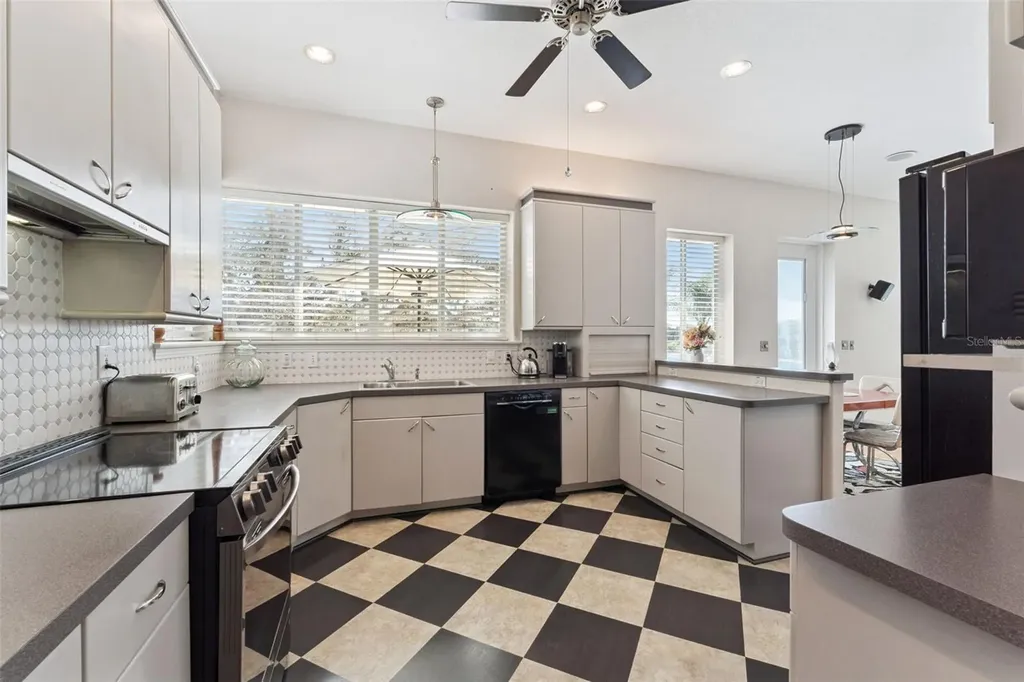 190 Crystal Lake Drive Clermont FL 34711