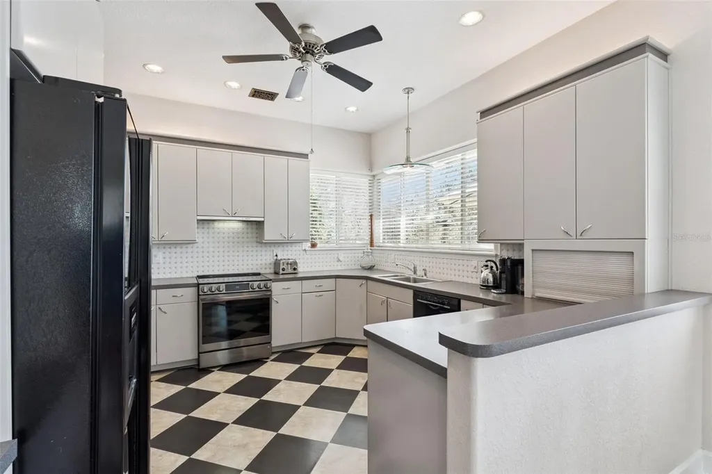 190 Crystal Lake Drive Clermont FL 34711