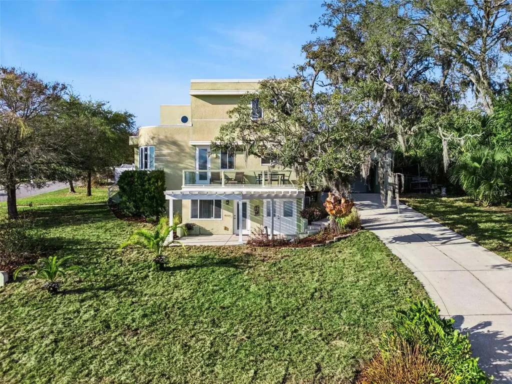 190 Crystal Lake Drive Clermont FL 34711