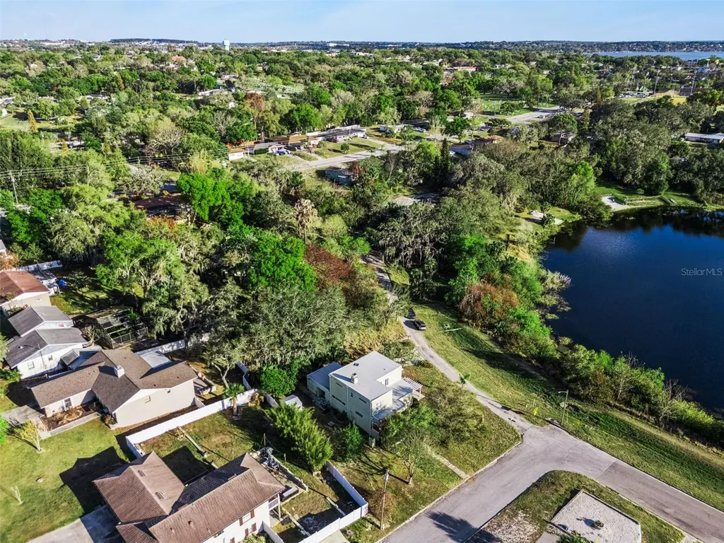 190 Crystal Lake Drive Clermont FL 34711