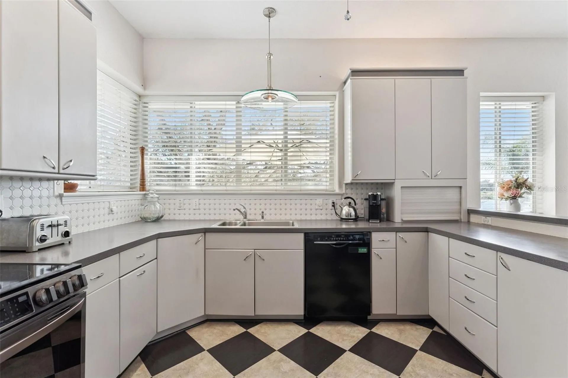 190 Crystal Lake Drive Clermont FL 34711