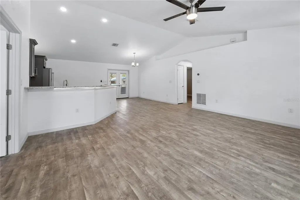 3630 W Strickland Avenue Bell FL 32619