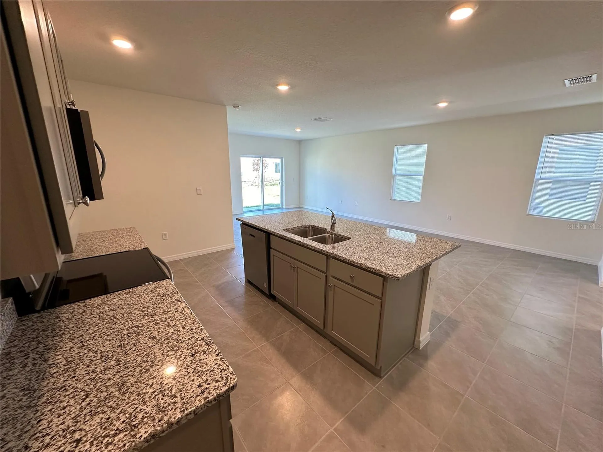 1169 Cascades Avenue Davenport FL 33837