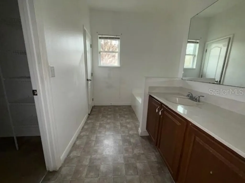 330 Gladesdale Street Haines City FL 33844
