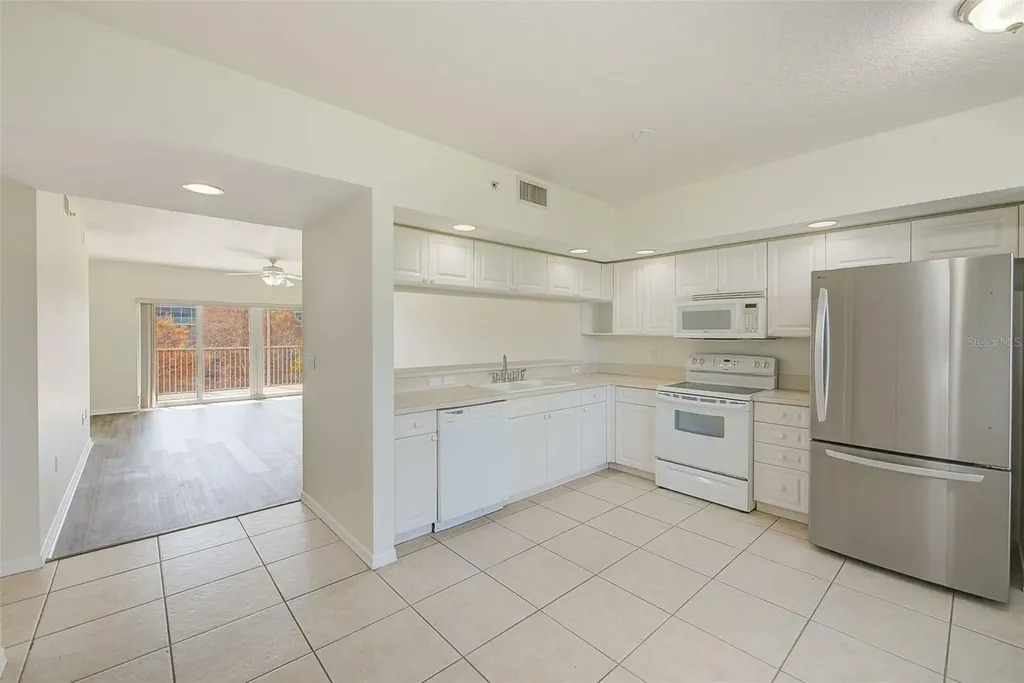 960 Starkey Road Largo FL 33771