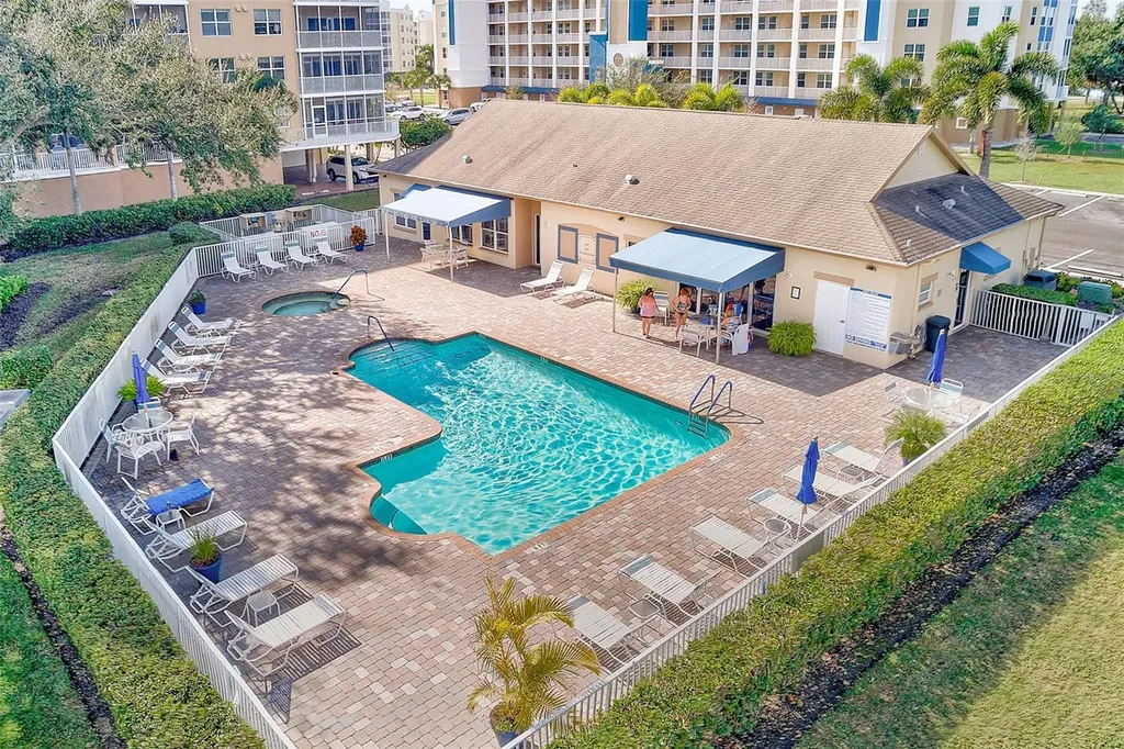 960 Starkey Road Largo FL 33771