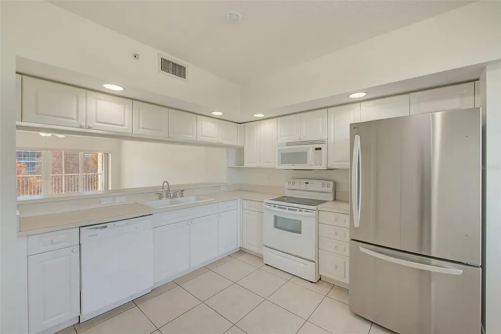 960 Starkey Road Largo FL 33771