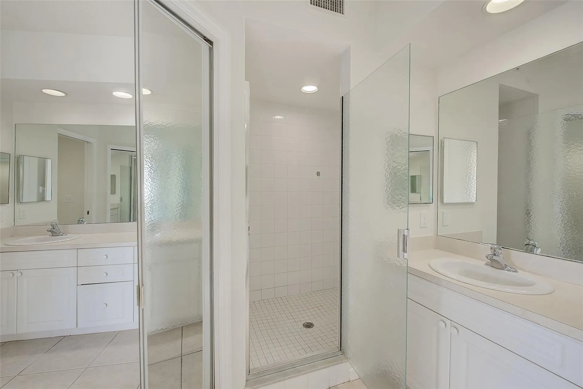 960 Starkey Road Largo FL 33771