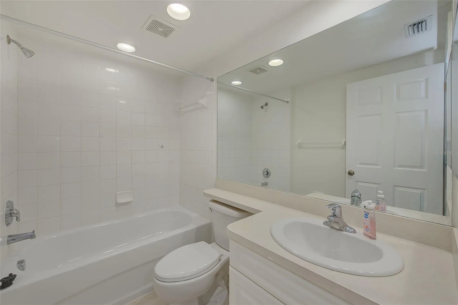 960 Starkey Road Largo FL 33771