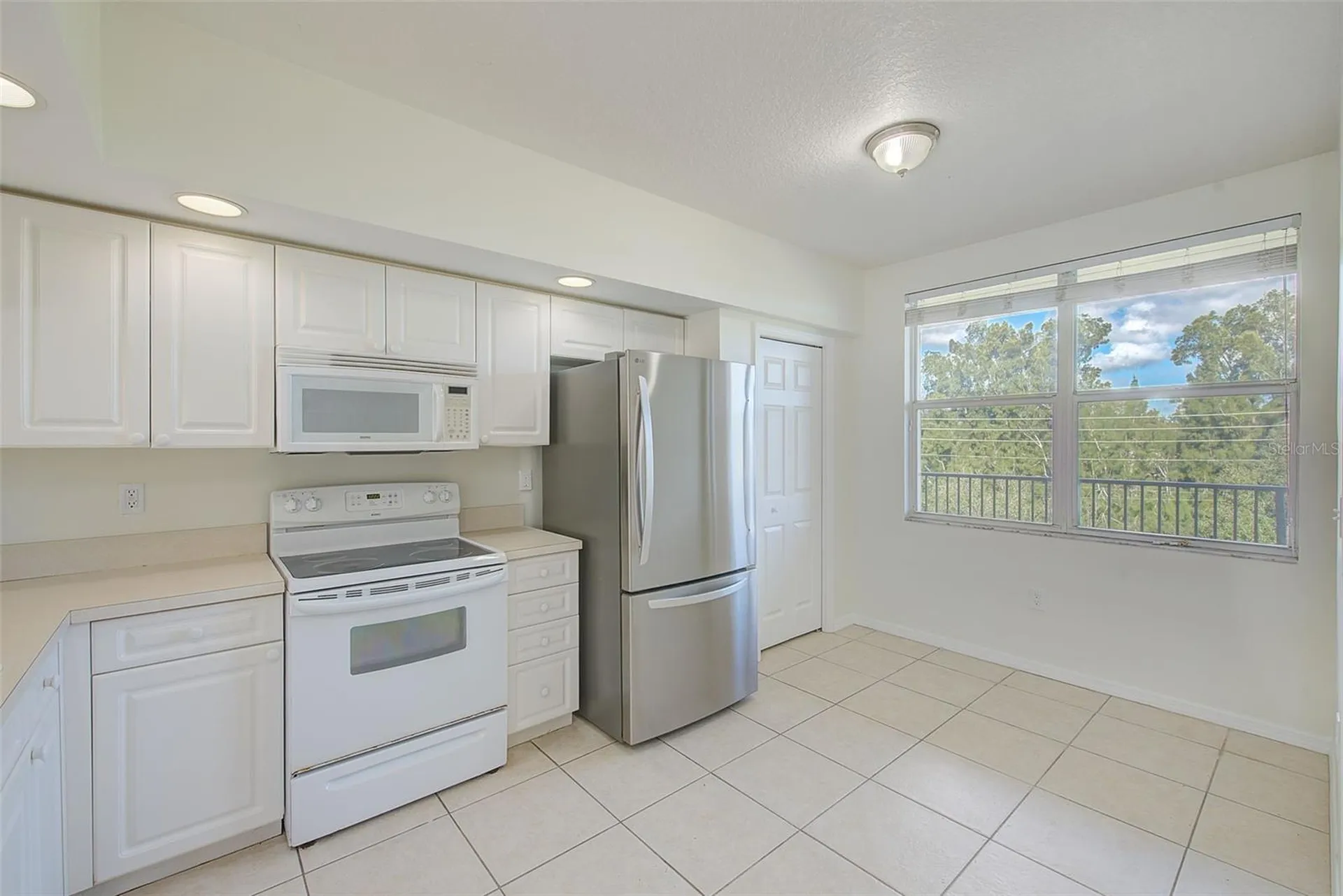 960 Starkey Road Largo FL 33771