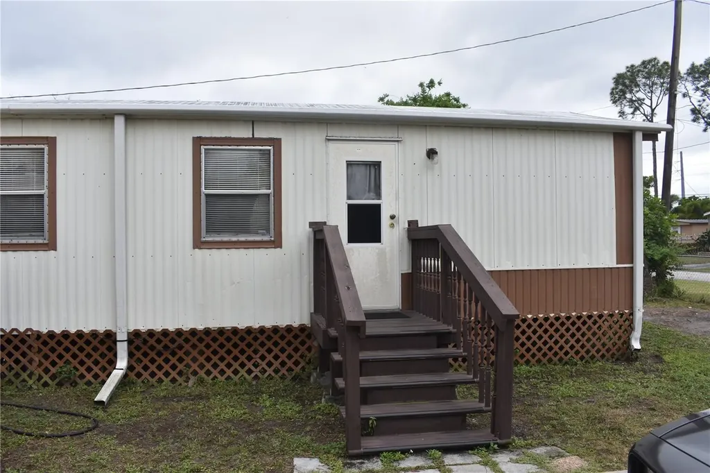 6581 50th Street N Pinellas Park FL 33781