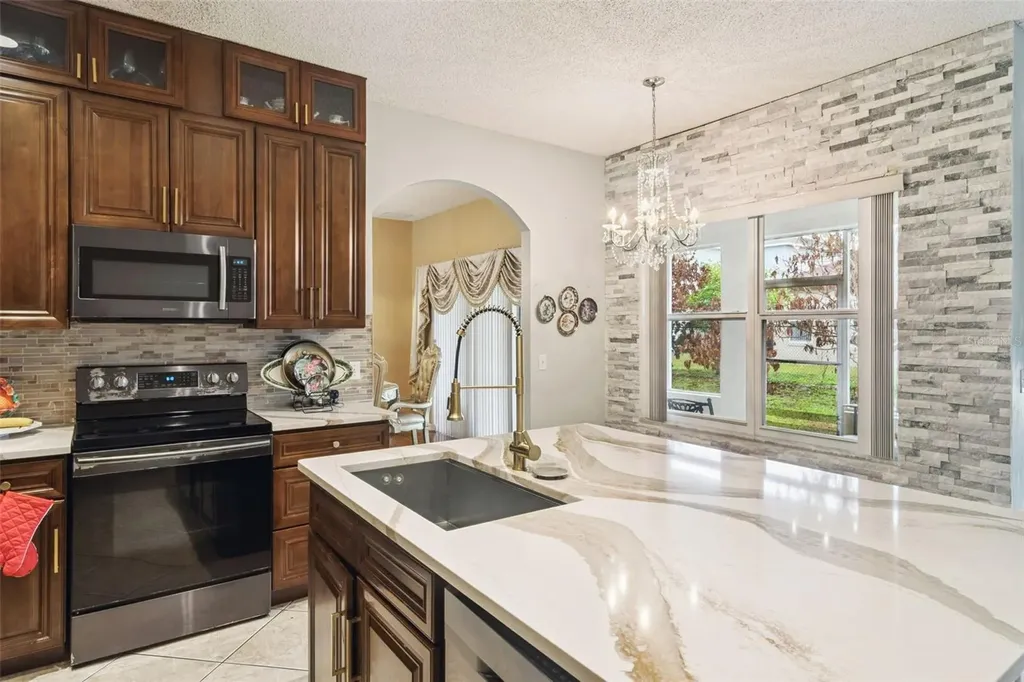 323 Aldershot Court Kissimmee FL 34758