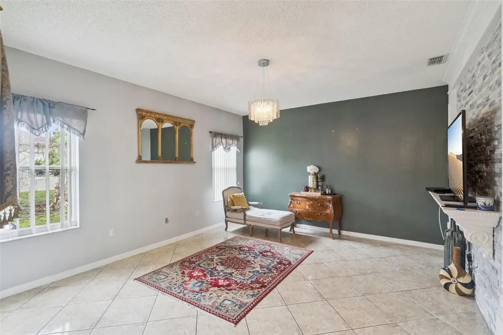 323 Aldershot Court Kissimmee FL 34758