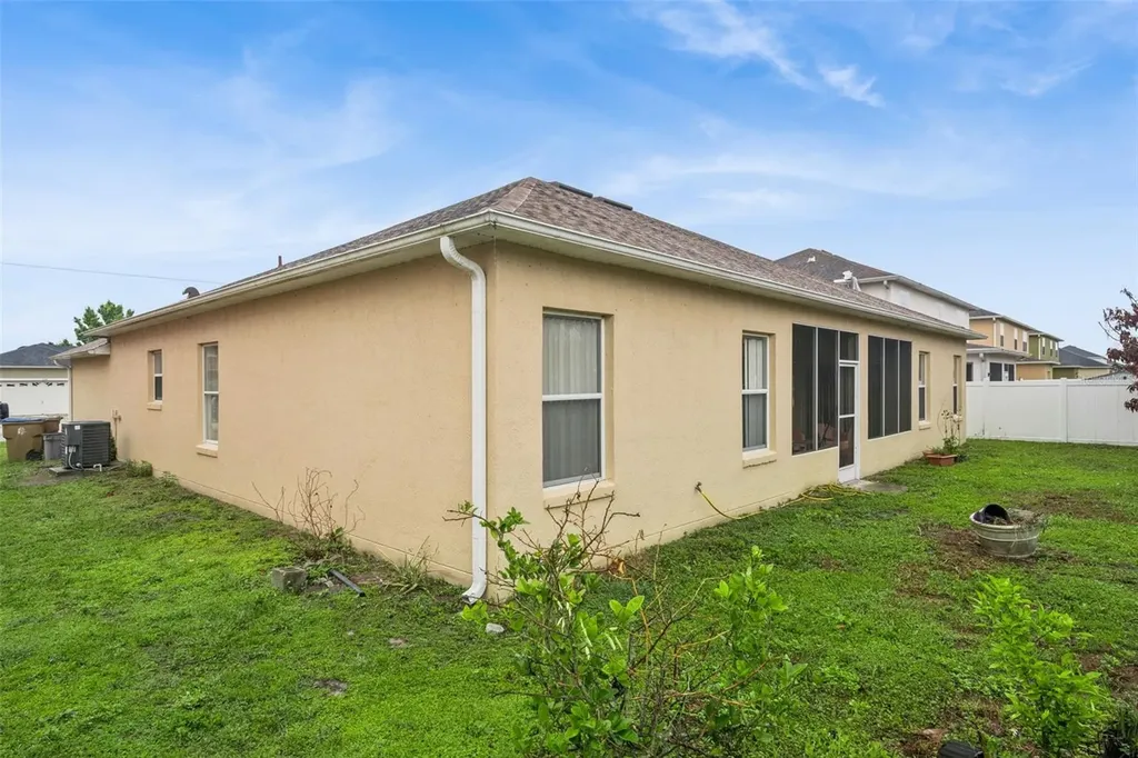 323 Aldershot Court Kissimmee FL 34758