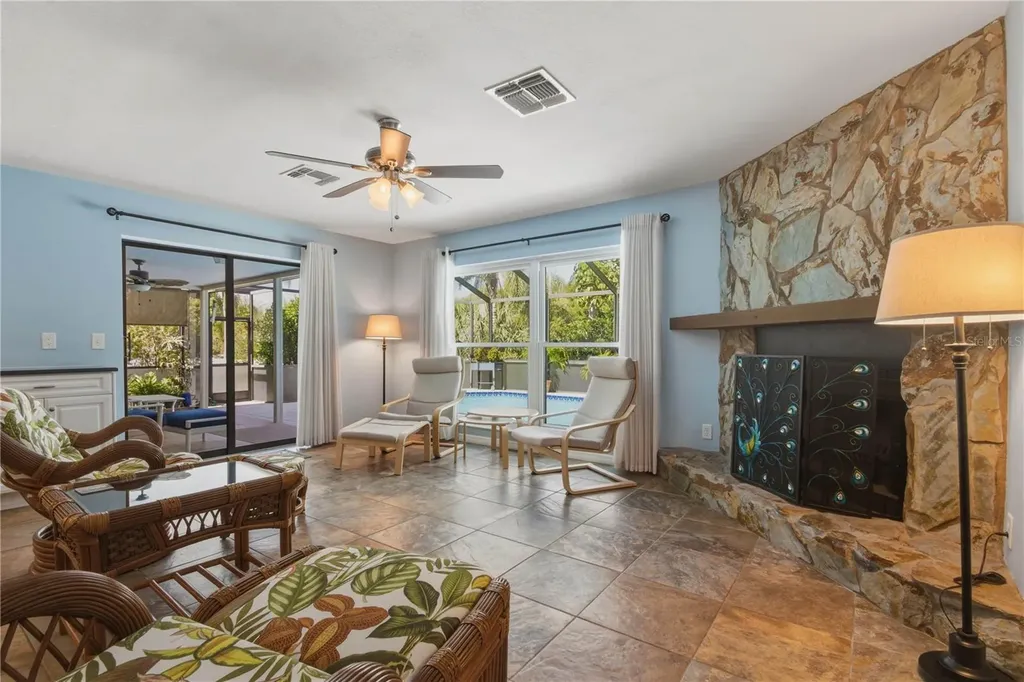 4725 Orange Grove Way Palm Harbor FL 34684
