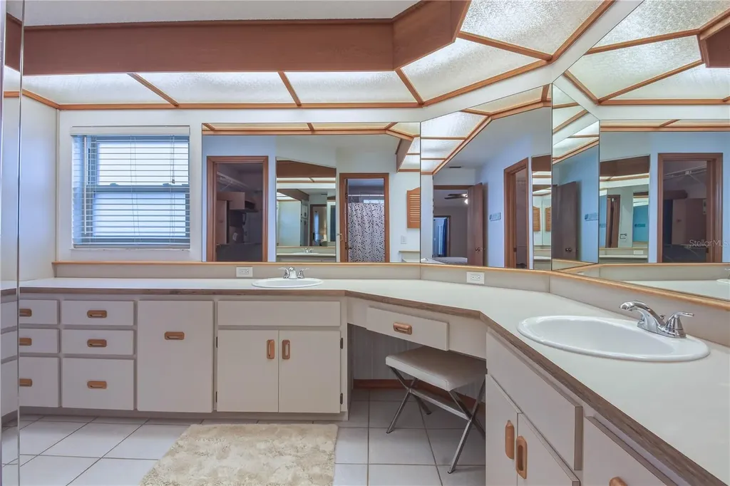 4725 Orange Grove Way Palm Harbor FL 34684