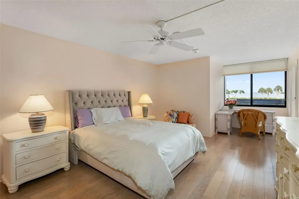 815 Bayport Way Longboat Key FL 34228