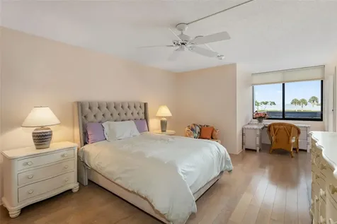 815 Bayport Way Longboat Key FL 34228