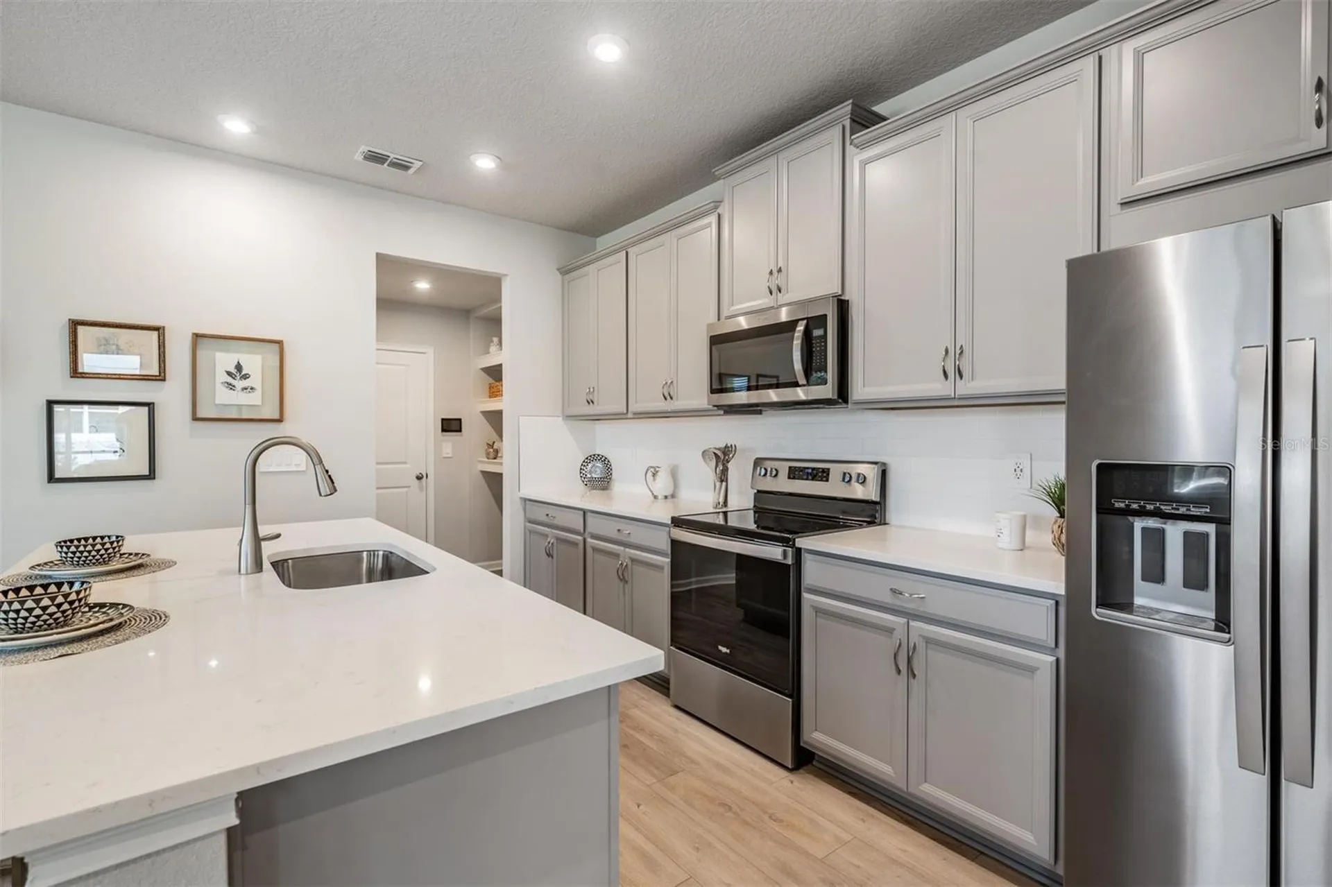 19219 Blue Pond Drive Lutz FL 33558