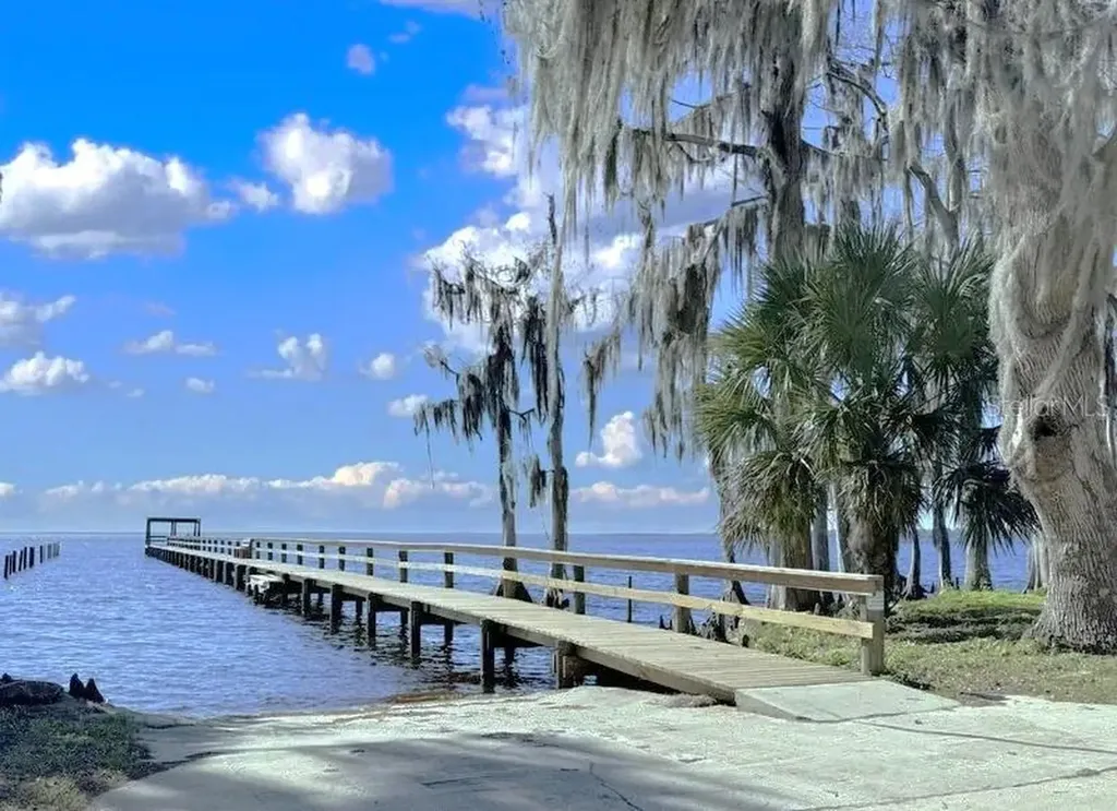 111 Edgewood Drive Georgetown FL 32139