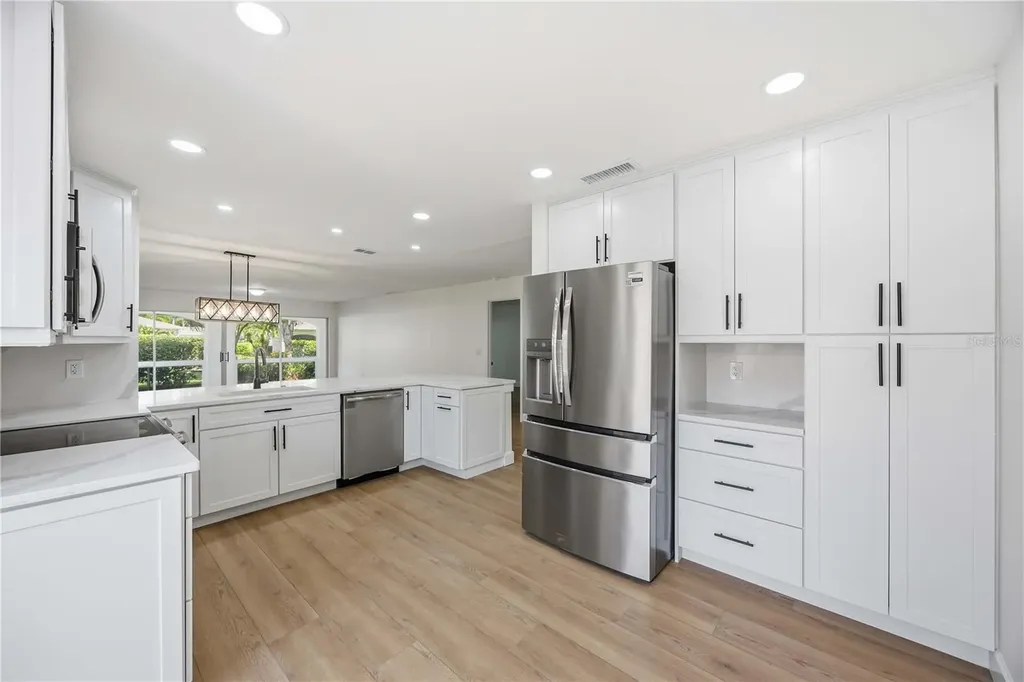 5526 Chanteclaire Sarasota FL 34235