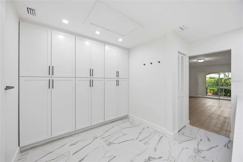 5526 Chanteclaire Sarasota FL 34235