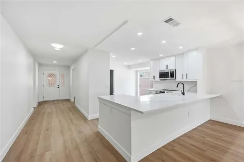 5526 Chanteclaire Sarasota FL 34235