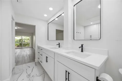 5526 Chanteclaire Sarasota FL 34235