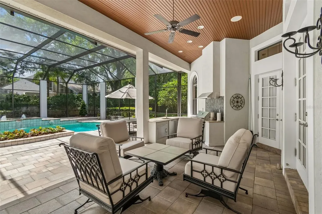 702 Berrocales De Avila Tampa FL 33613