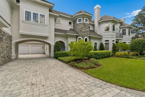 702 Berrocales De Avila Tampa FL 33613