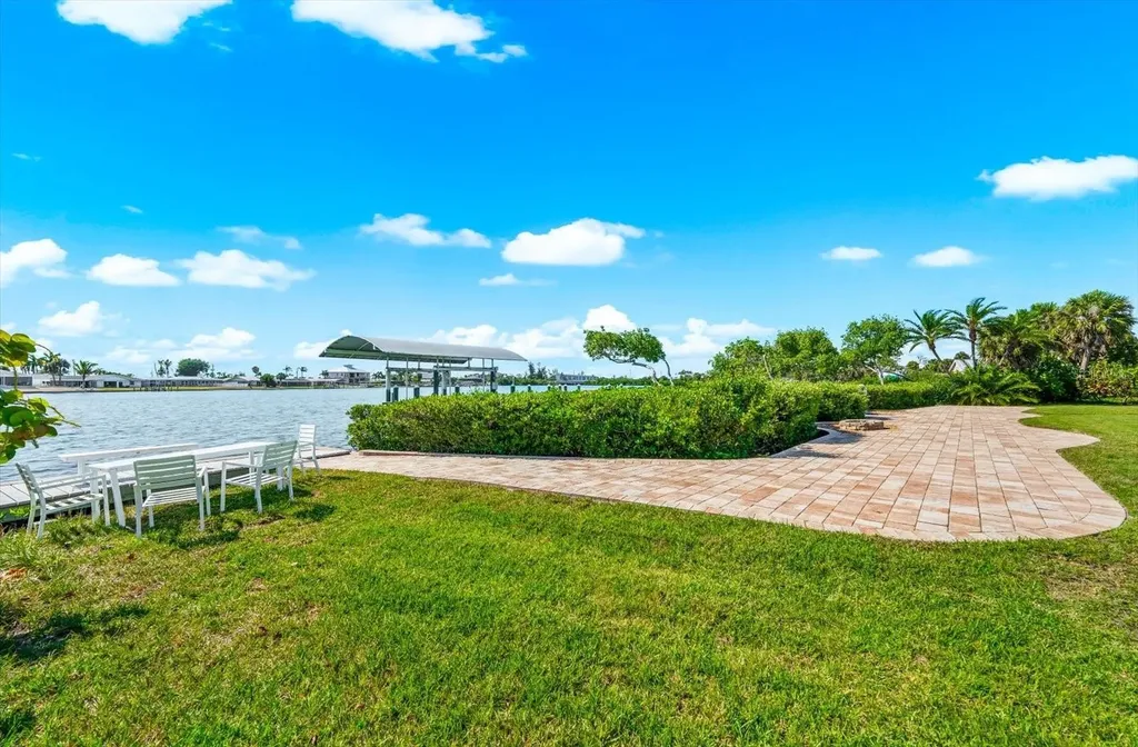 1600 New Point Comfort Road Englewood FL 34223