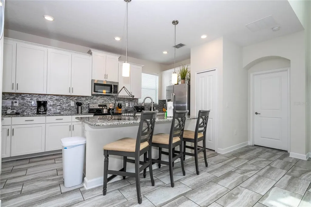 1646 Moon Valley Drive Davenport FL 33896