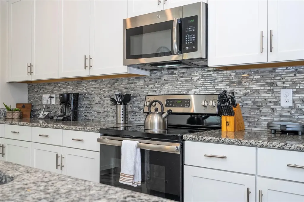 1646 Moon Valley Drive Davenport FL 33896