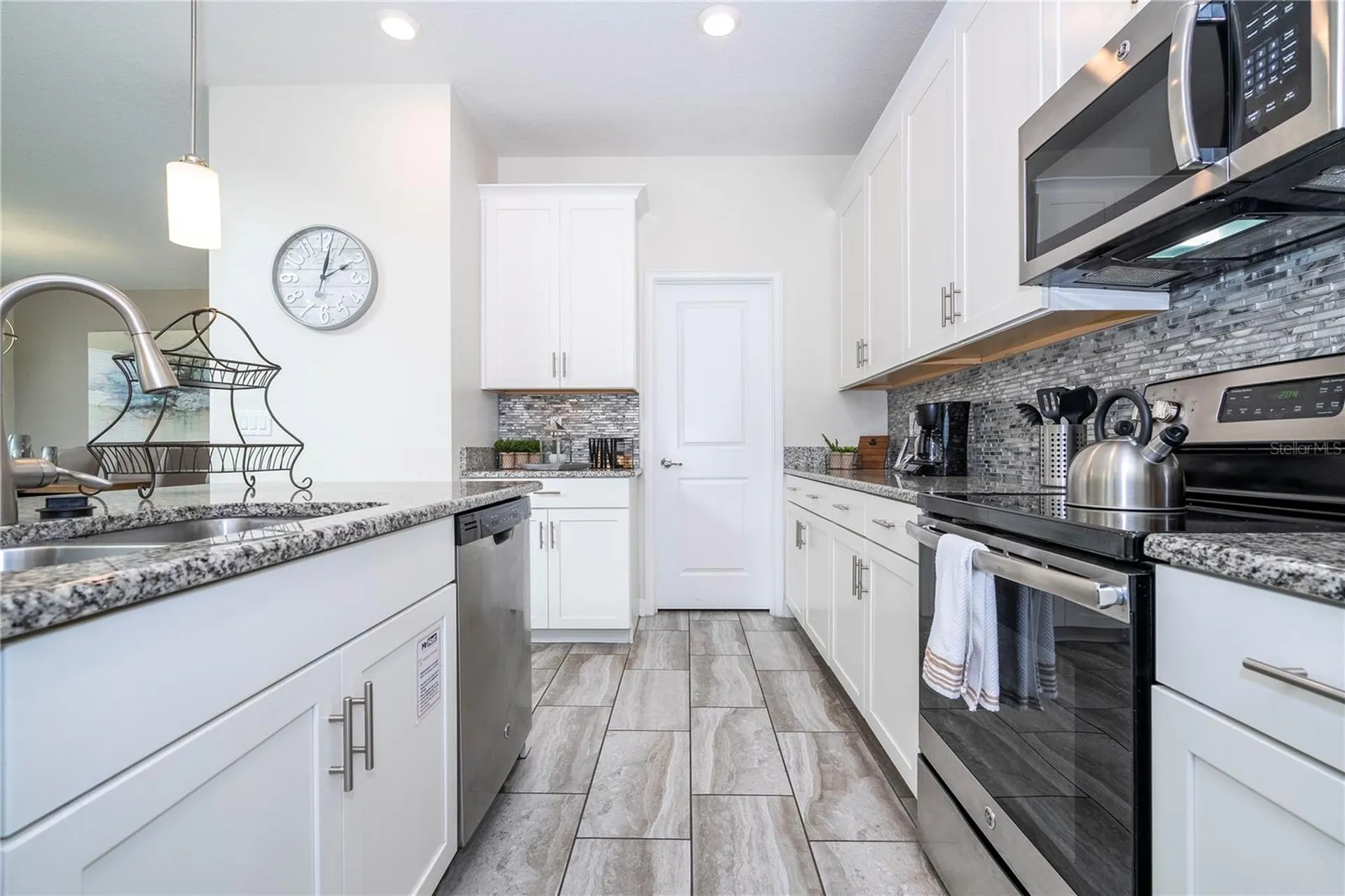 1646 Moon Valley Drive Davenport FL 33896